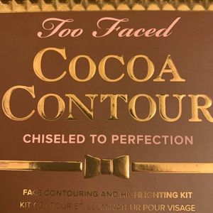 Too Faced Contour Kit with free gifts!